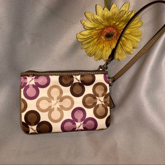 Clutch - Picture 4 of 7